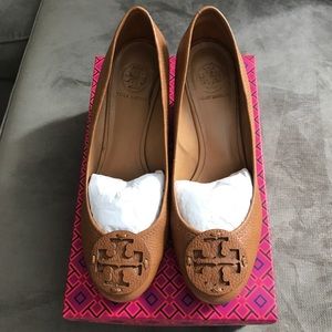 Reduced! Tory Burch tumbled leather wedge sz. 9.5.